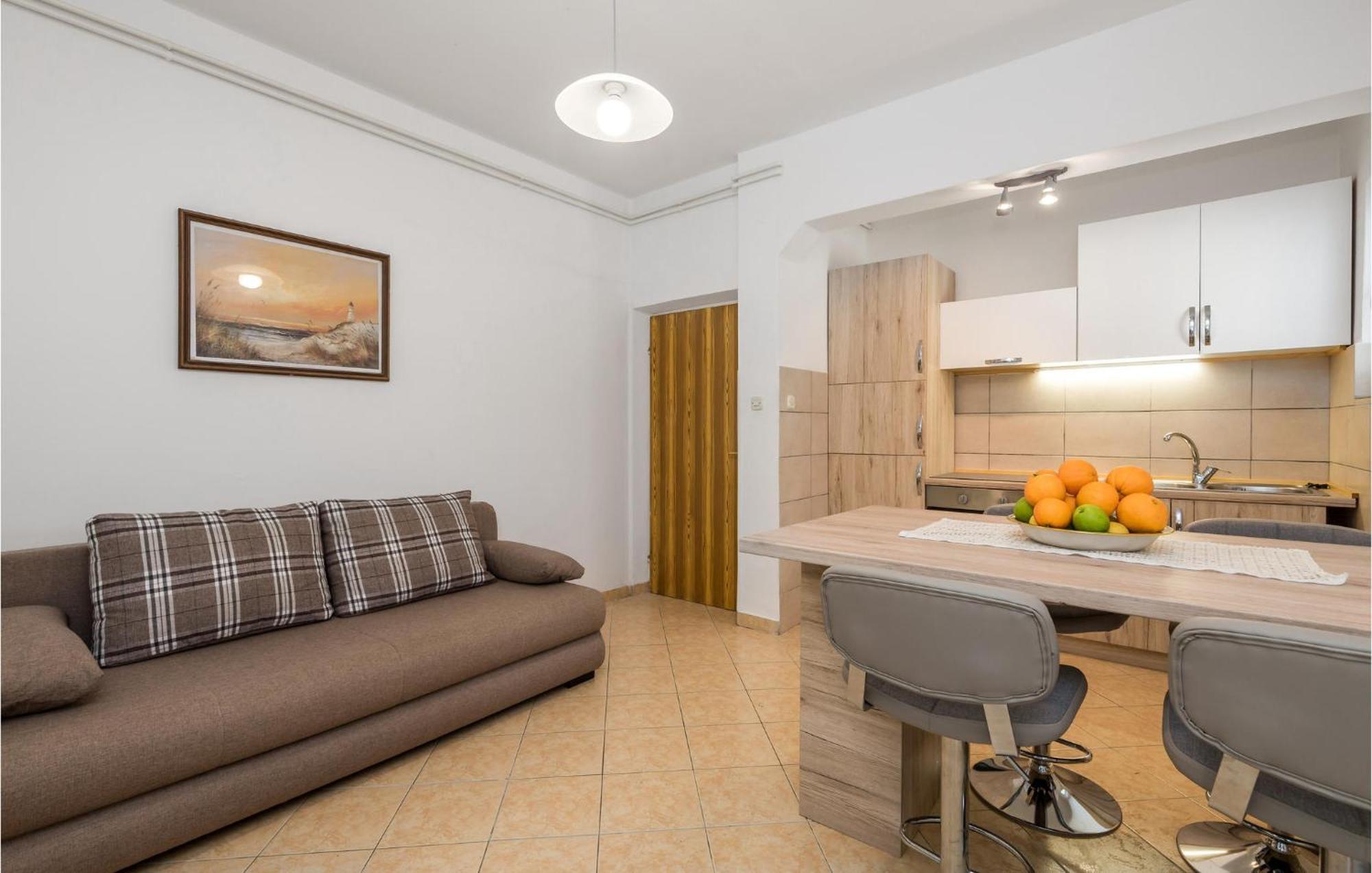 1 Bedroom Amazing Apartment In Kampor Exterior photo